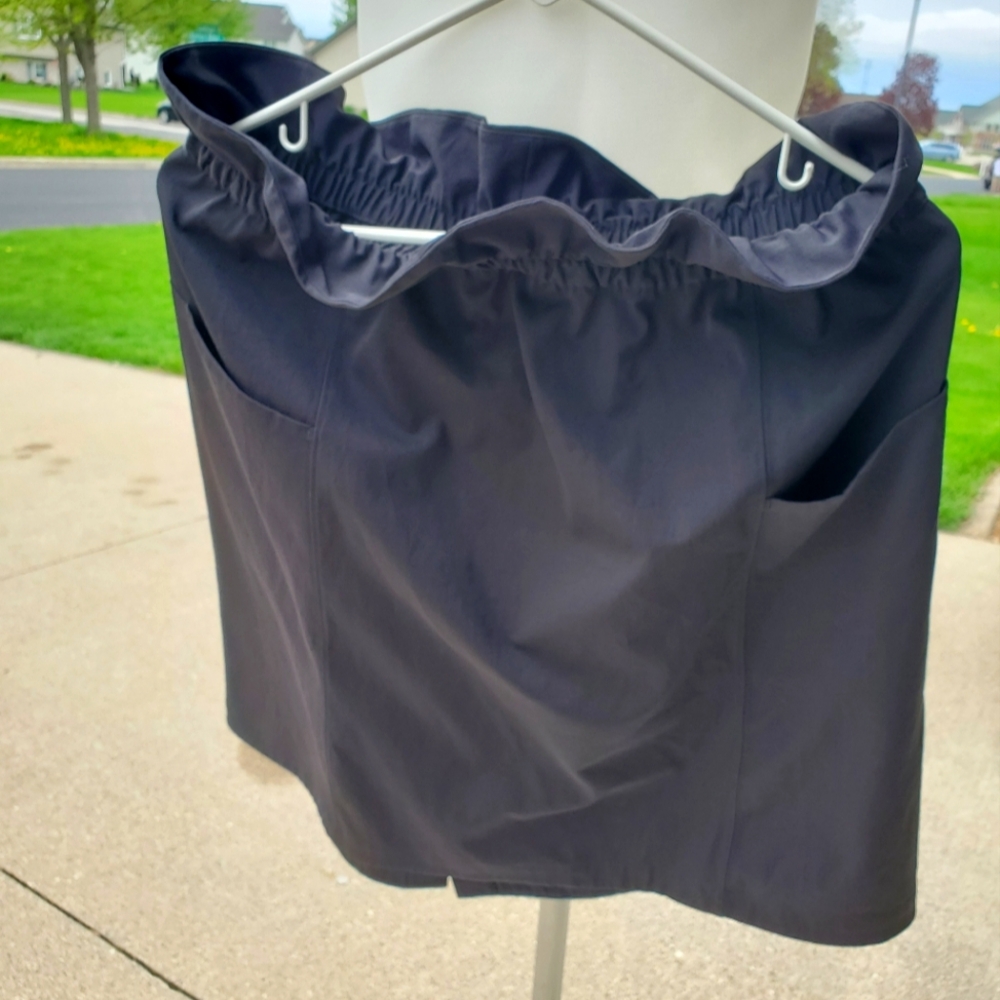 lululemon black skirt, size 10
